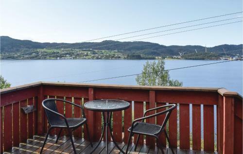 Three-bedroom Holiday Home In Sandvoll