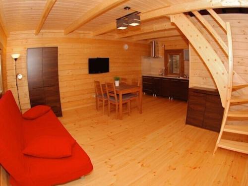 Holiday Homes, Jaros Awiec