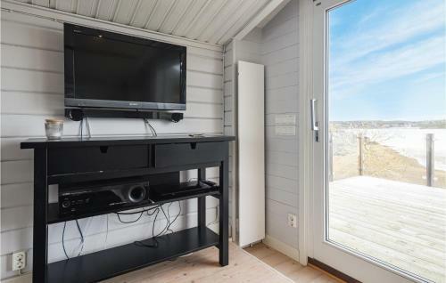 Nice Home In Kode With Wifi And 1 Bedrooms