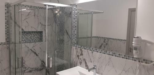 Aqua West Apartment