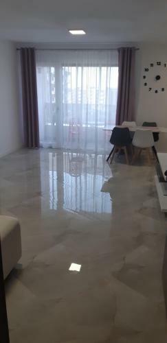 Aqua West Apartment