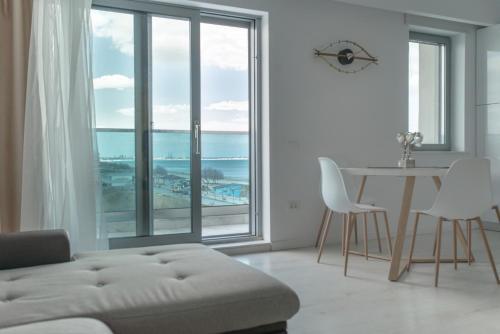 Twin Mamaia Apartments