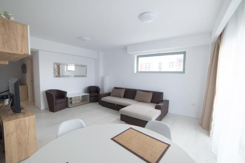 Twin Mamaia Apartments