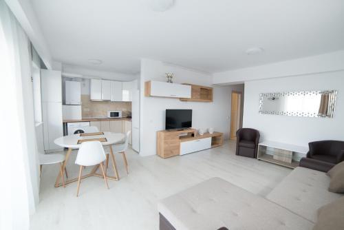 Twin Mamaia Apartments