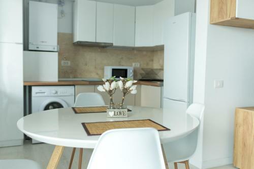 Twin Mamaia Apartments