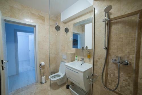 Twin Mamaia Apartments