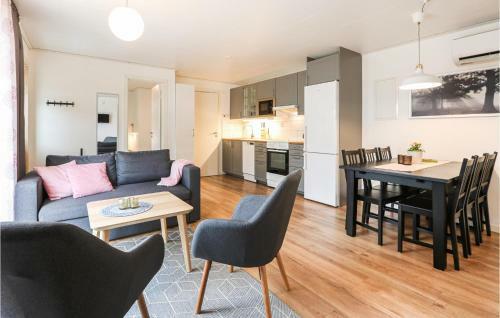 Stunning Home In L�ttorp With Wifi And 3 Bedrooms
