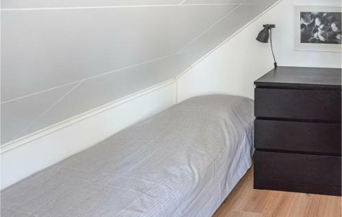 Beautiful Home In L�ttorp With Wifi And 4 Bedrooms