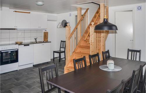 Beautiful Home In L�ttorp With Wifi And 4 Bedrooms