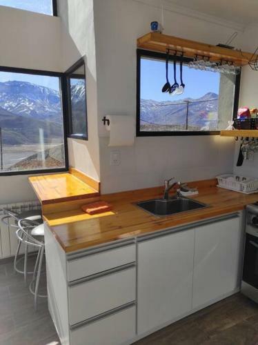 Mountain Luna - Valle De Los Molles - Las Le�as