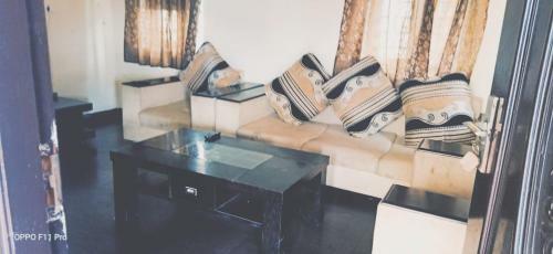 A1 Home Stay And Cottages