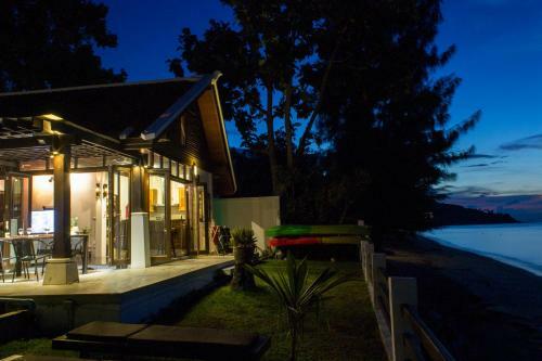 Villa Lily Beach Front