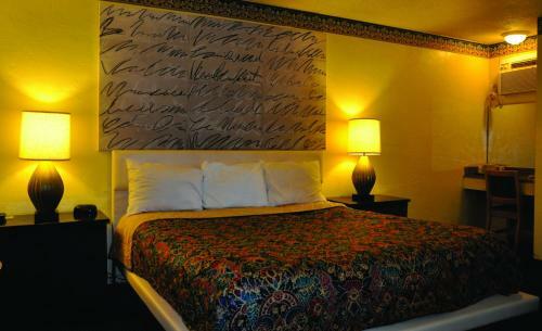 Motel Travelers Inn Manteca