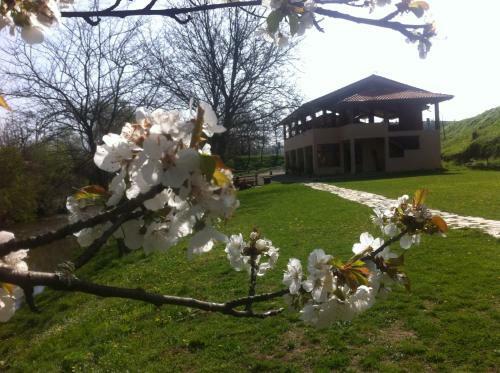 Perper?shka River Villas