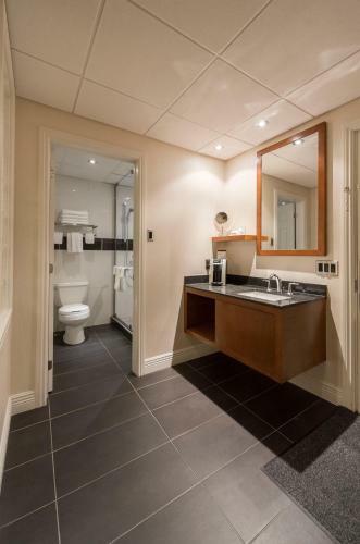 Hotel & Suites Le Dauphin