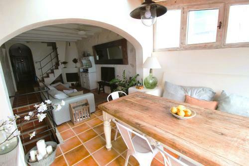 Casa De Dise�o Con Piscina Y Preciosas Vistas Al Mar