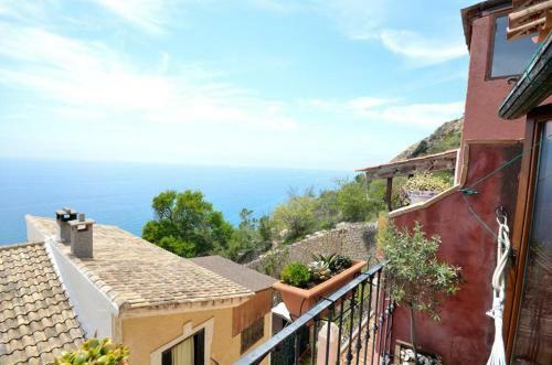 Casa De Dise�o Con Piscina Y Preciosas Vistas Al Mar