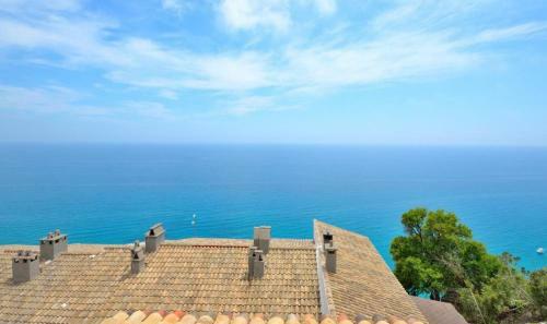 Casa De Dise�o Con Piscina Y Preciosas Vistas Al Mar