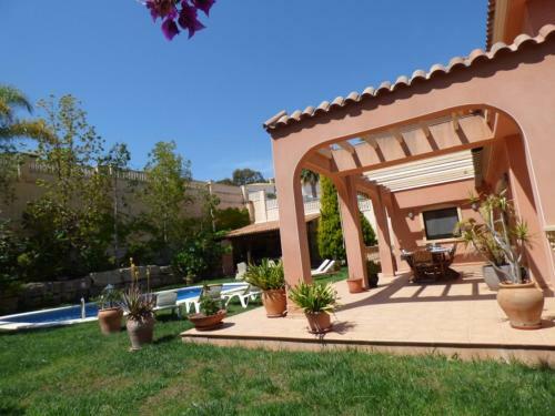 Beach Villa Torreveilla