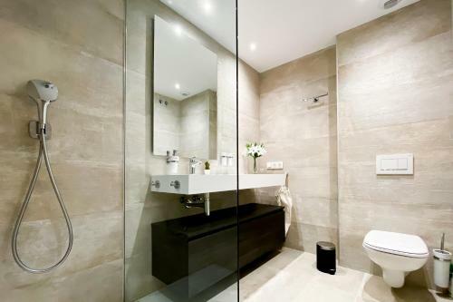 Beautiful Apartment In Alcazaba Lagoon