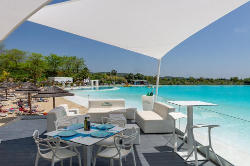 Beautiful Apartment In Alcazaba Lagoon