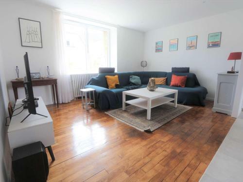 Maison B�nodet, 9 Pi�ces, 10 Personnes - Fr-1-481-116