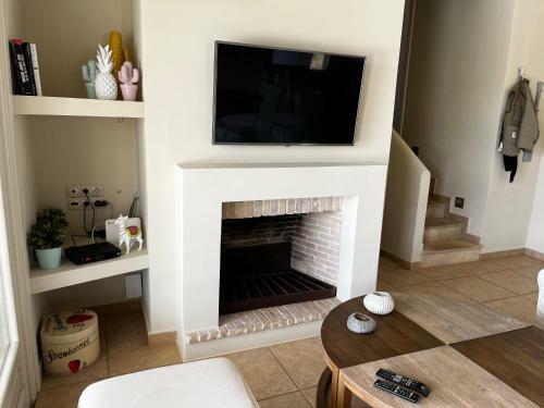 Phaedrus Living: Seaview Luxury Villa Chrysanthemum