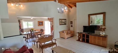 Liland Summer Cottage Lefkandi