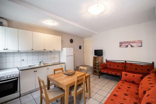 Nick's Studios & Apartments