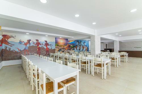 Triton Hotel.