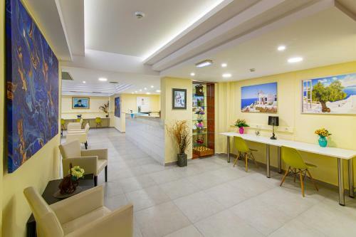 Triton Hotel.