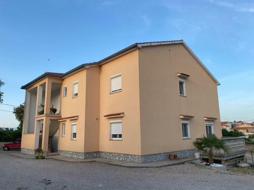 Kraljevi? Apartments