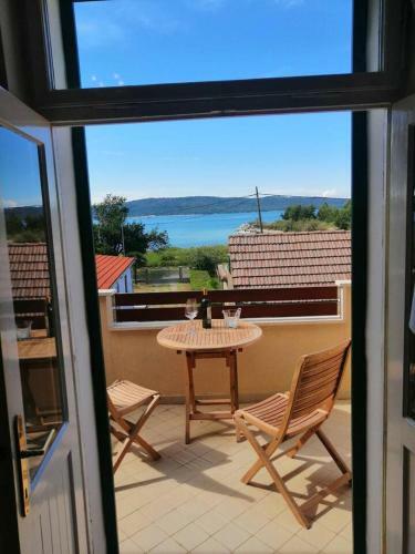 The Sunshine Apartment Near Split And Beach