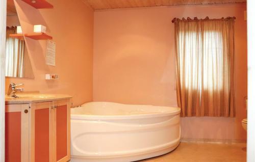 Five-bedroom Holiday Home In Lindesnes