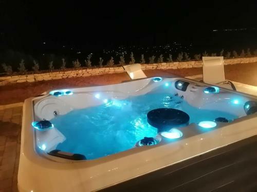 Villa Stone Walls With Jacuzzi