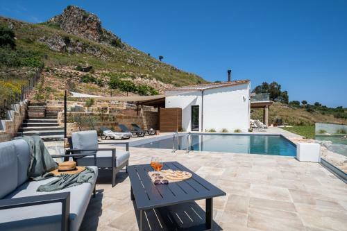 Strepitosa Villa Vista Mare E Piscina A Sarmuci
