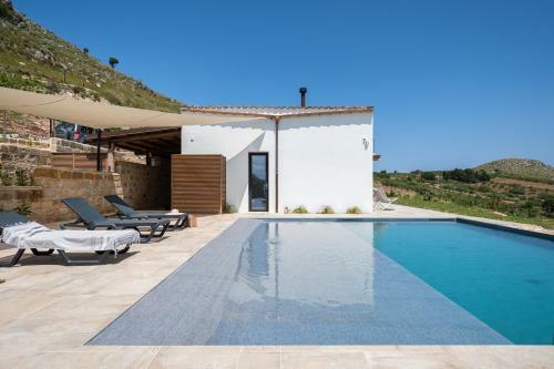 Strepitosa Villa Vista Mare E Piscina A Sarmuci