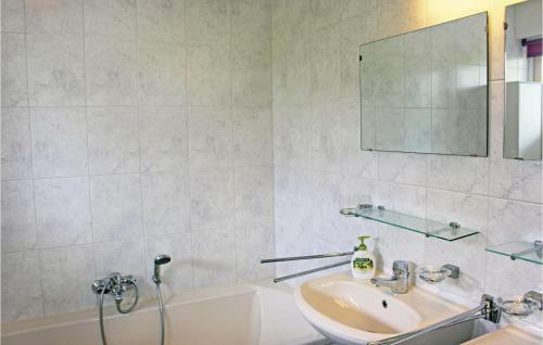 Three-bedroom Holiday Home In Workum
