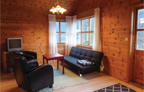 Two-bedroom Holiday Home In Vallavik