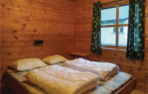 Two-bedroom Holiday Home In Vallavik