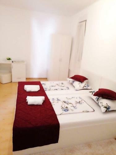 Hostal Ca La Mama Acas?