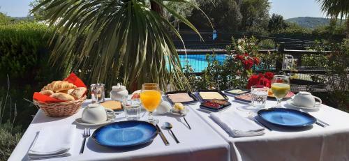 Bed & Breakfast Aprahouseloule Guesthouse