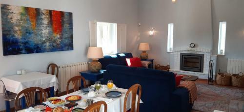 Bed & Breakfast Aprahouseloule Guesthouse