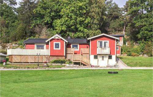 Stunning Home In �dsm�l With Wifi And 3 Bedrooms