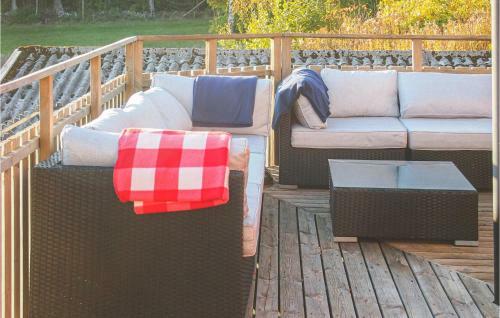 Stunning Home In �dsm�l With Wifi And 3 Bedrooms