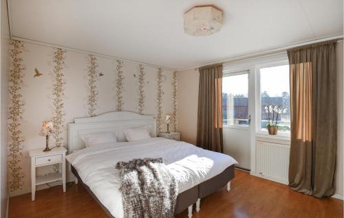 Stunning Home In �dsm�l With Wifi And 3 Bedrooms