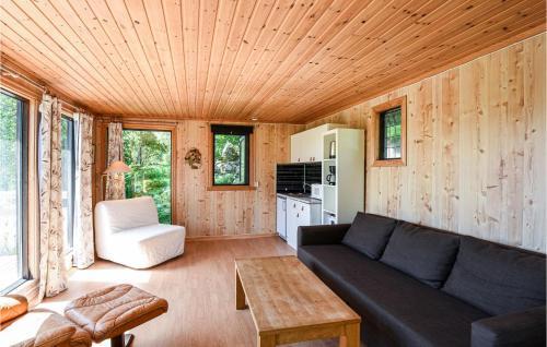 Stunning Home In �dsm�l With Wifi And 3 Bedrooms
