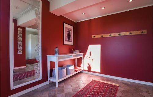Stunning Home In �dsm�l With Wifi And 3 Bedrooms