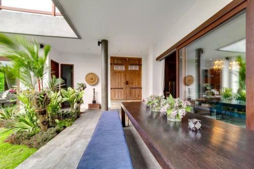 Stunning Ocean-view Villa In Uluwatu-ungasan