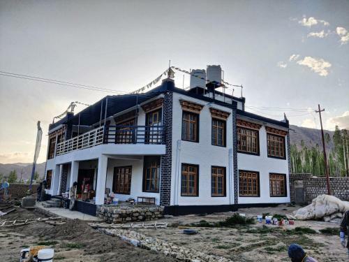 Hostal Avalok Homestay & Hostel